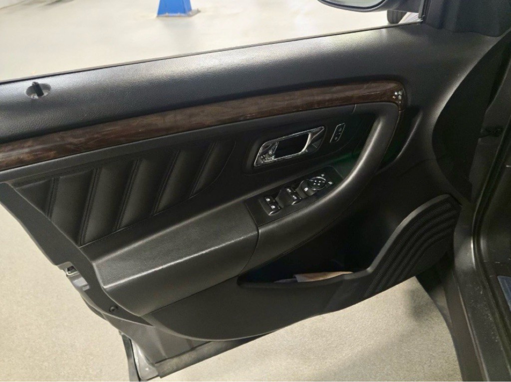 2014 Ford Taurus Image 7