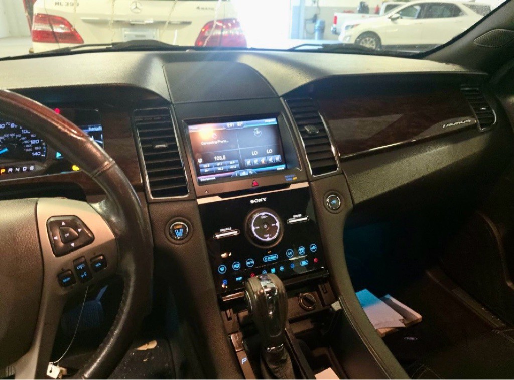 2014 Ford Taurus Image 8