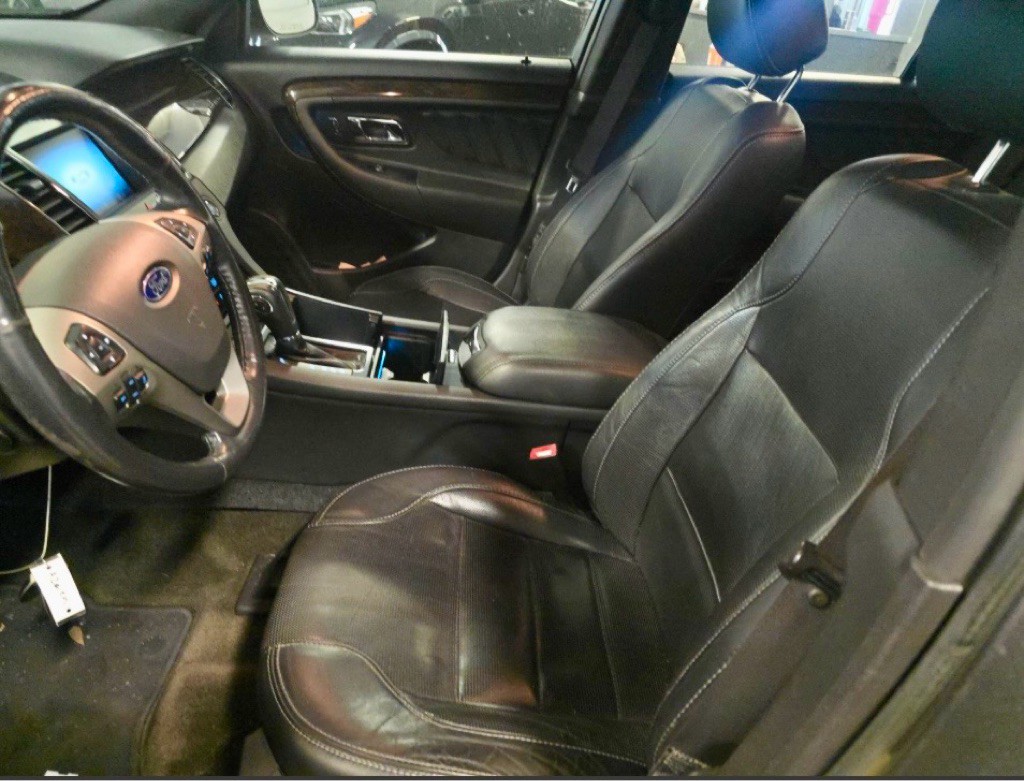 2014 Ford Taurus Image 10