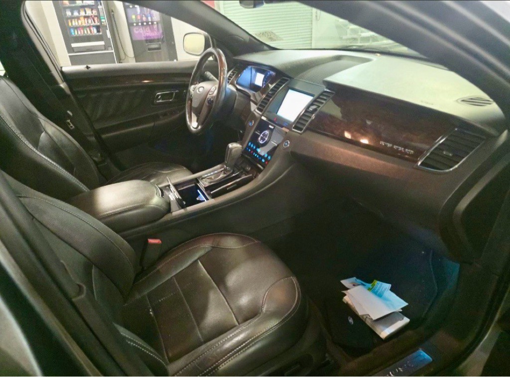 2014 Ford Taurus Image 11