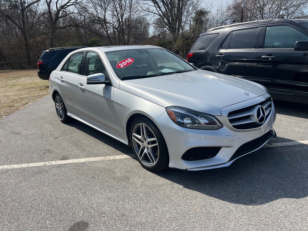 2016 Mercedes-Benz E-Class Image 1