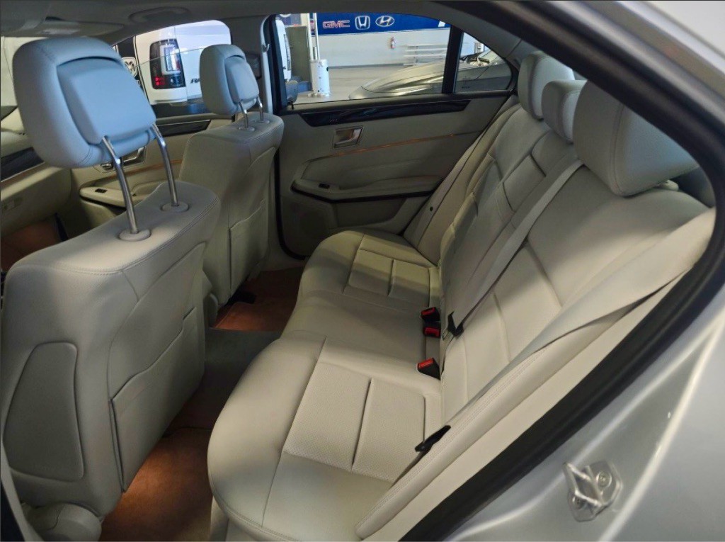 2016 Mercedes-Benz E-Class Image 13