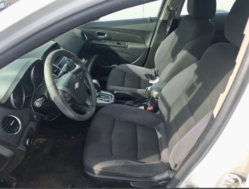 2015 Chevrolet Cruze Image 13