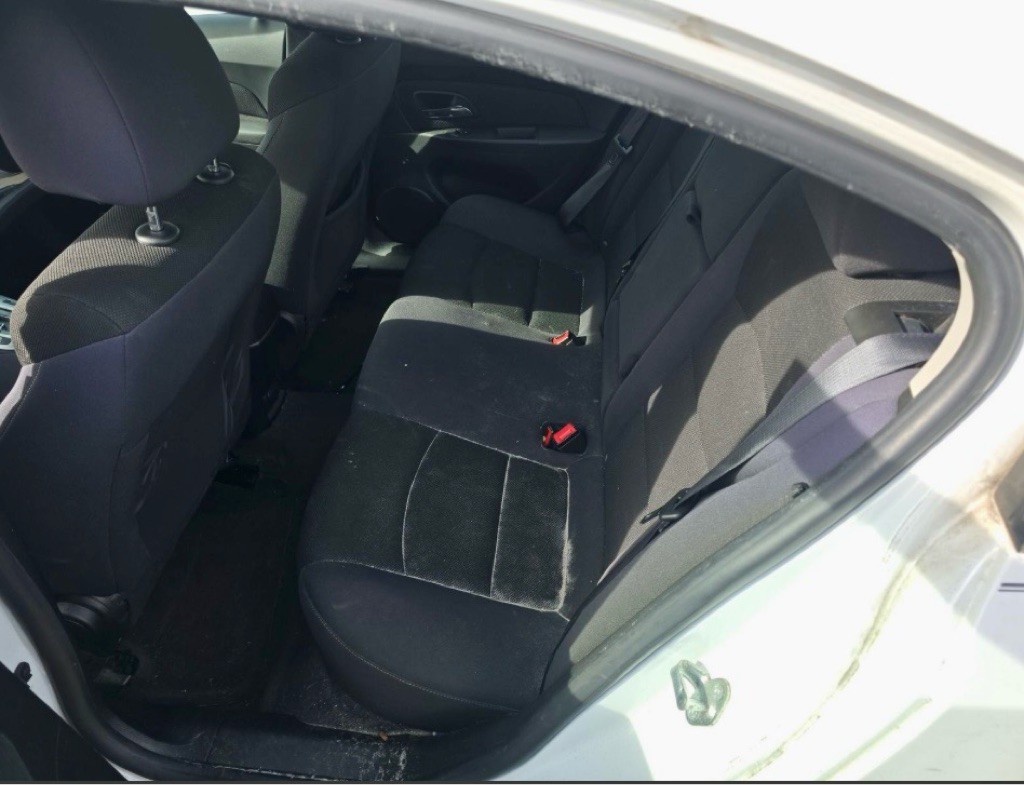 2015 Chevrolet Cruze Image 14