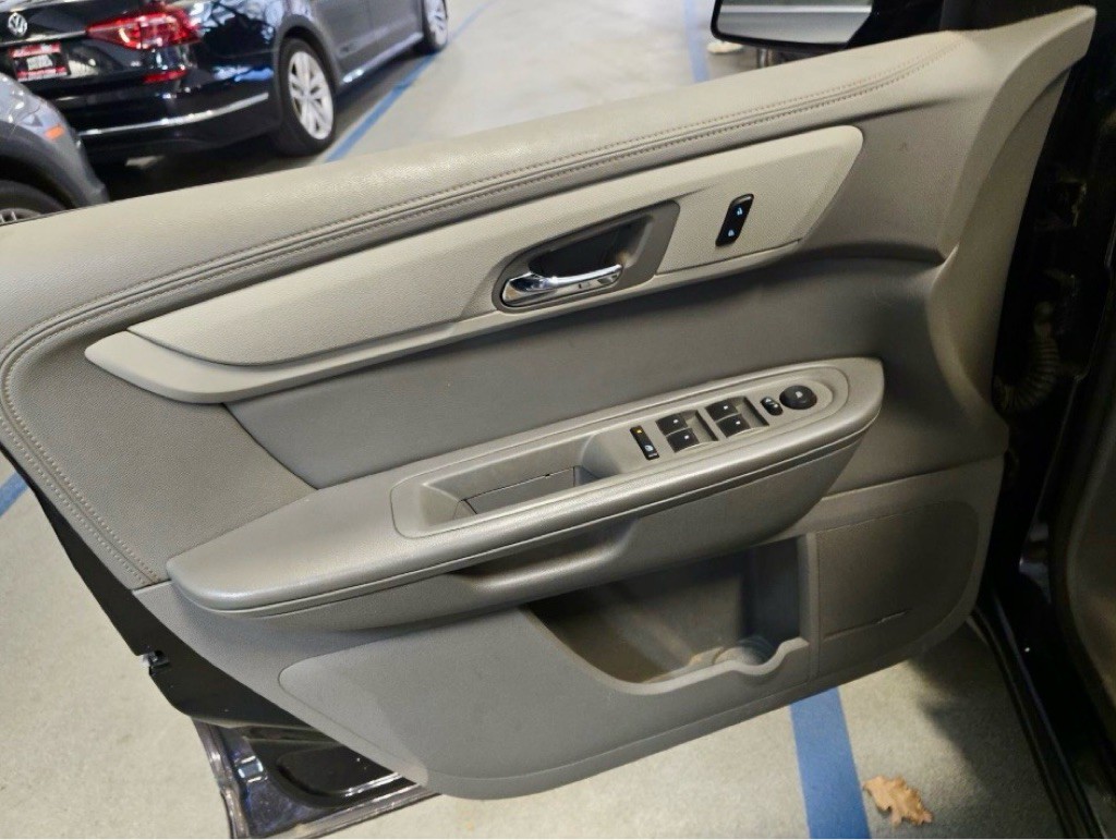 2016 Chevrolet Traverse Image 11