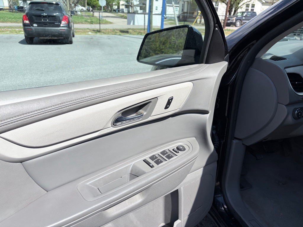 2016 Chevrolet Traverse Image 37