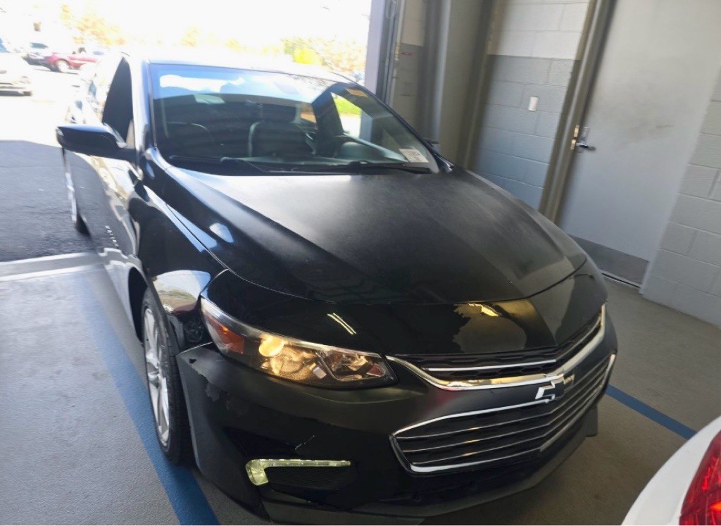2017 Chevrolet Malibu Image 3