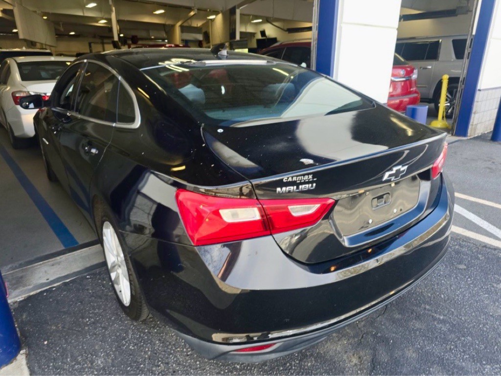 2017 Chevrolet Malibu Image 6