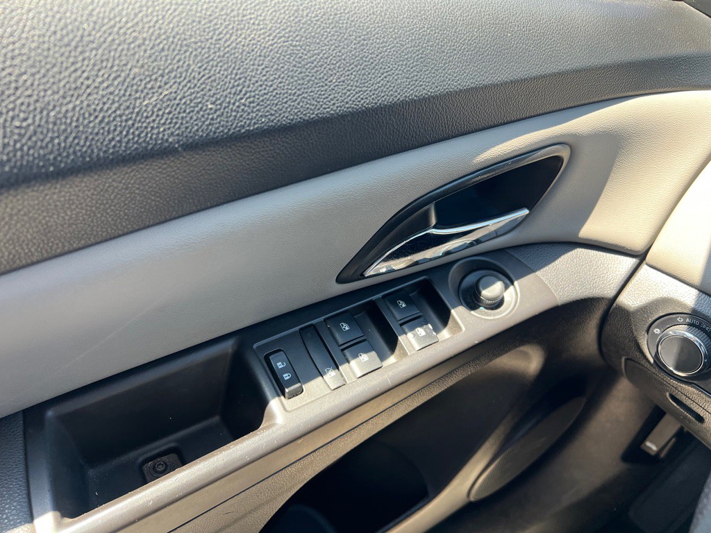 2015 Chevrolet Cruze Image 35