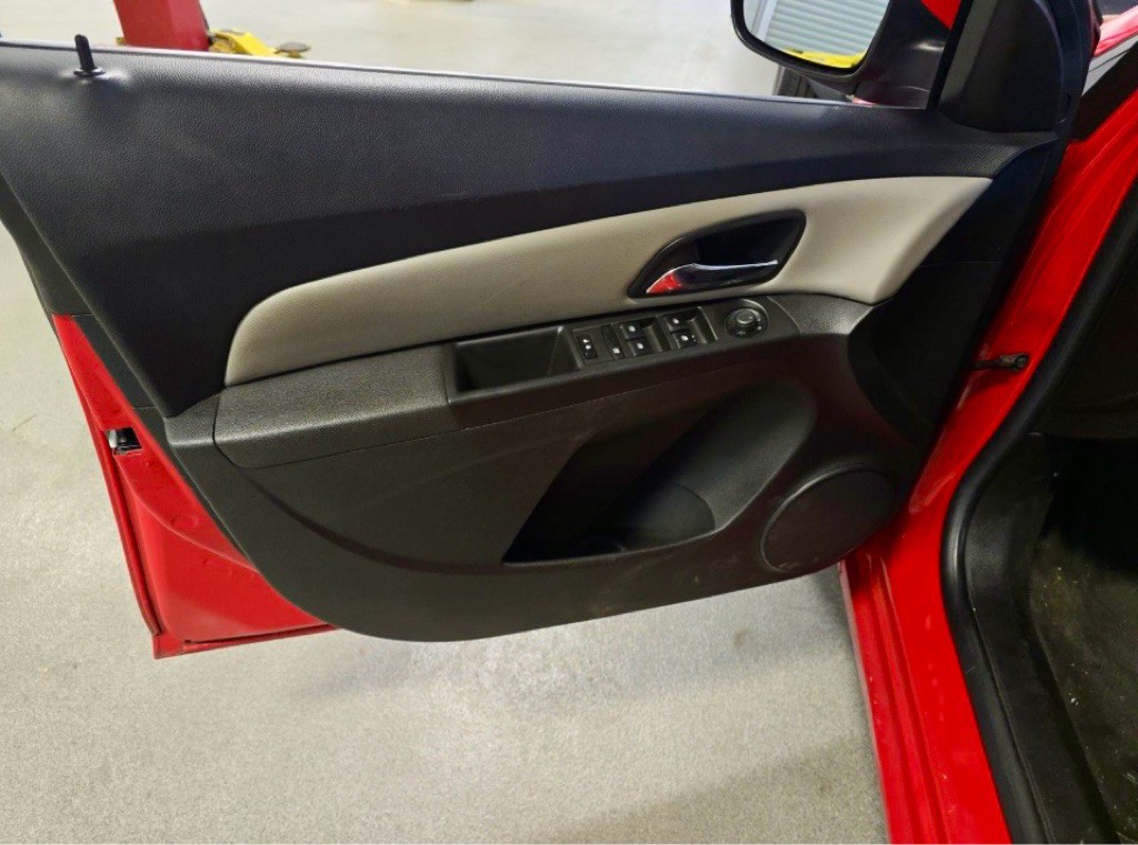 2015 Chevrolet Cruze Image 8