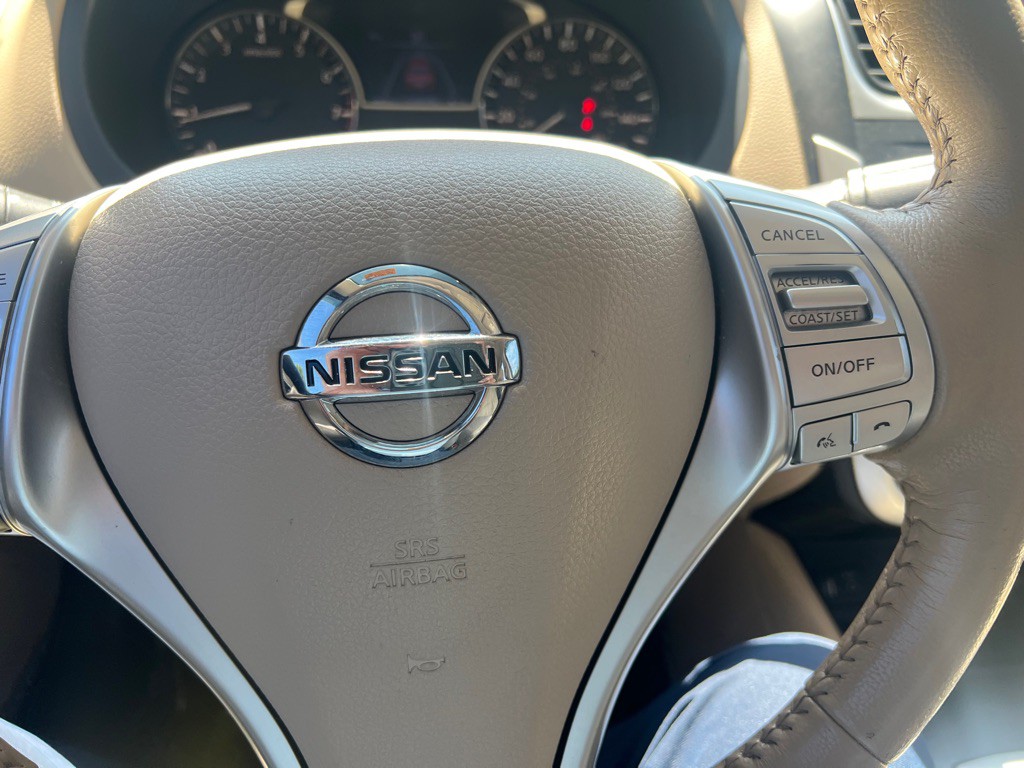 2016 Nissan Altima Image 31