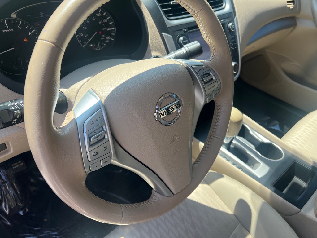 2016 Nissan Altima Image 37