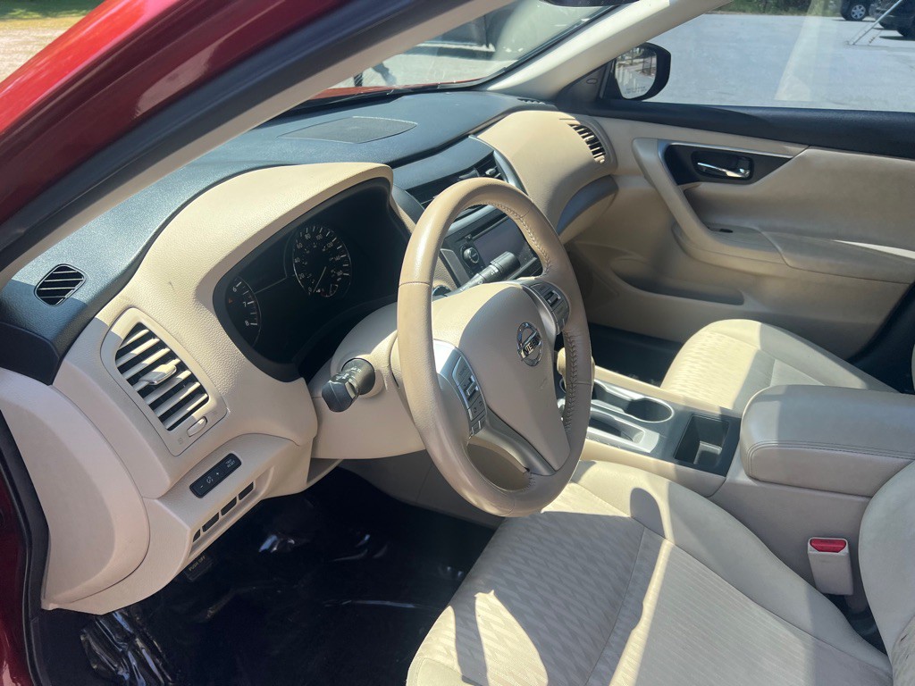 2016 Nissan Altima Image 38
