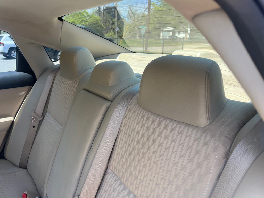 2016 Nissan Altima Image 40