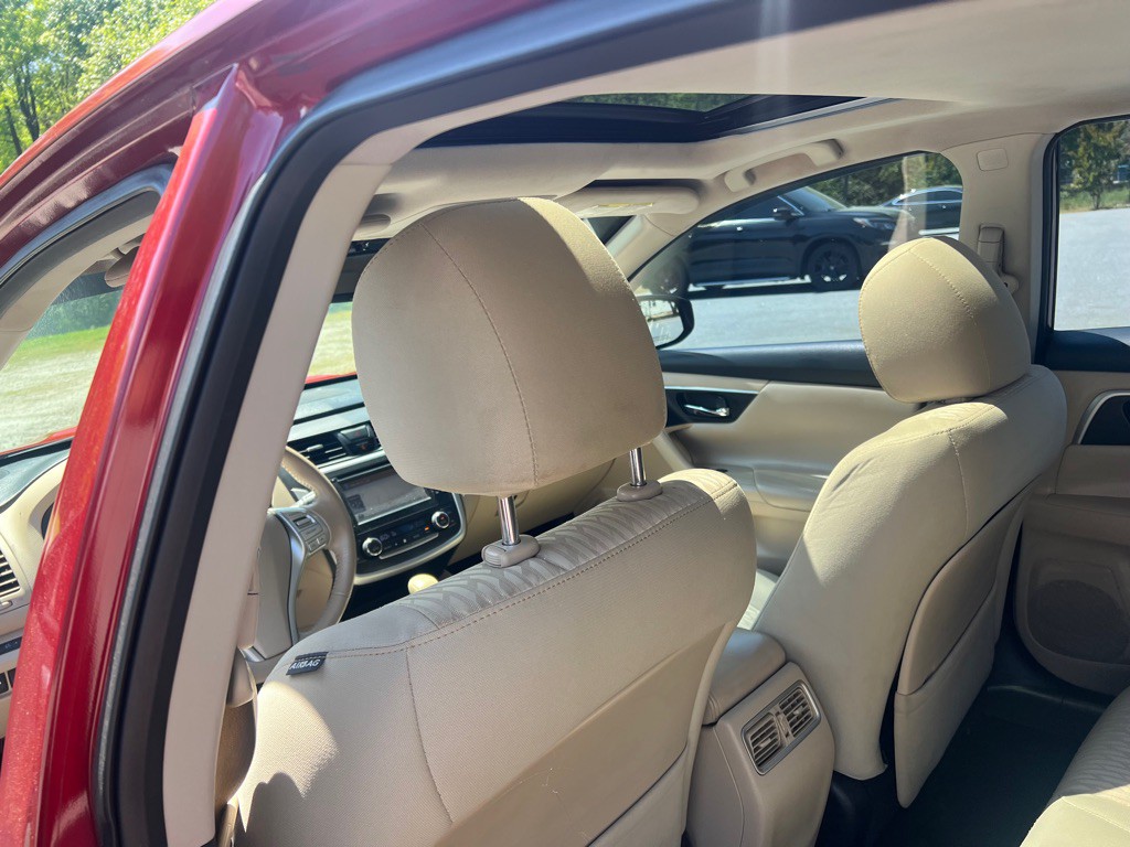2016 Nissan Altima Image 41