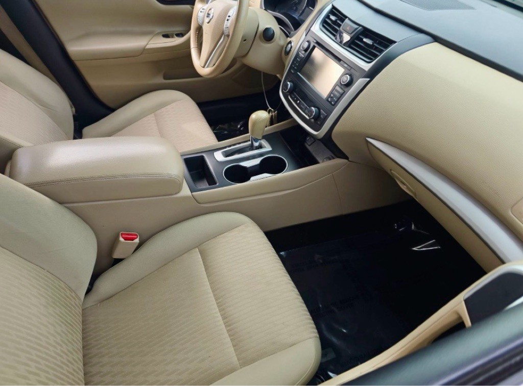 2016 Nissan Altima Image 12
