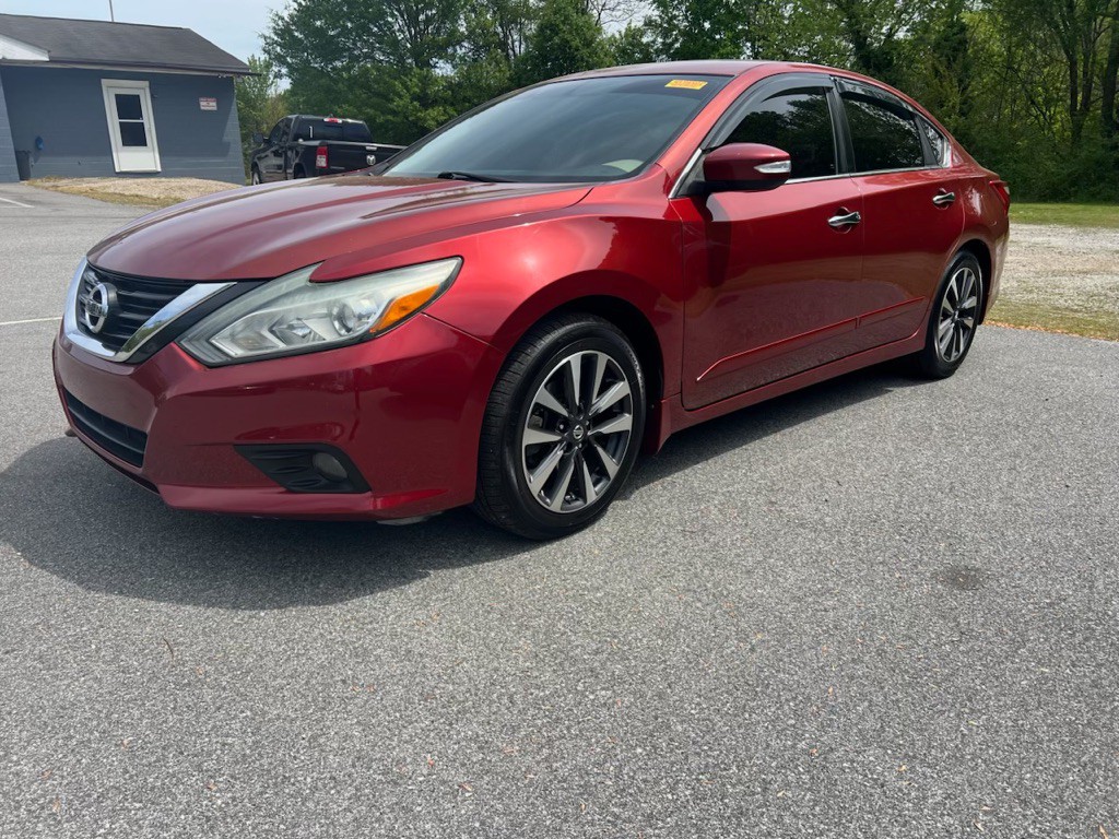 2016 Nissan Altima Image 18