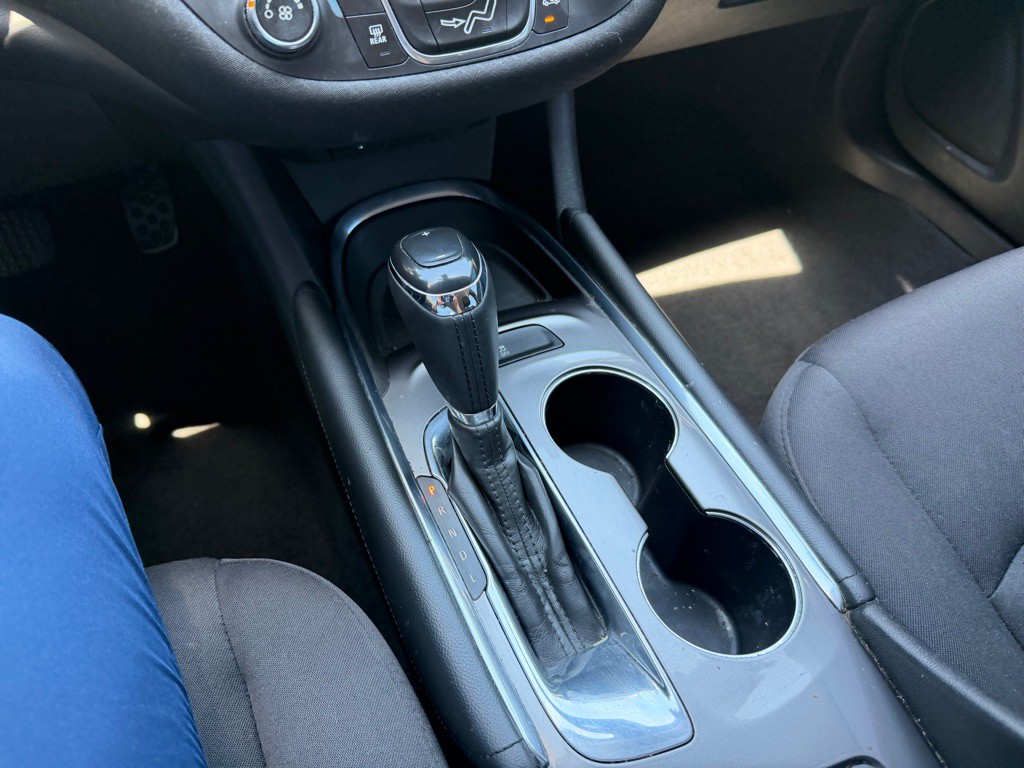 2017 Chevrolet Malibu Image 13