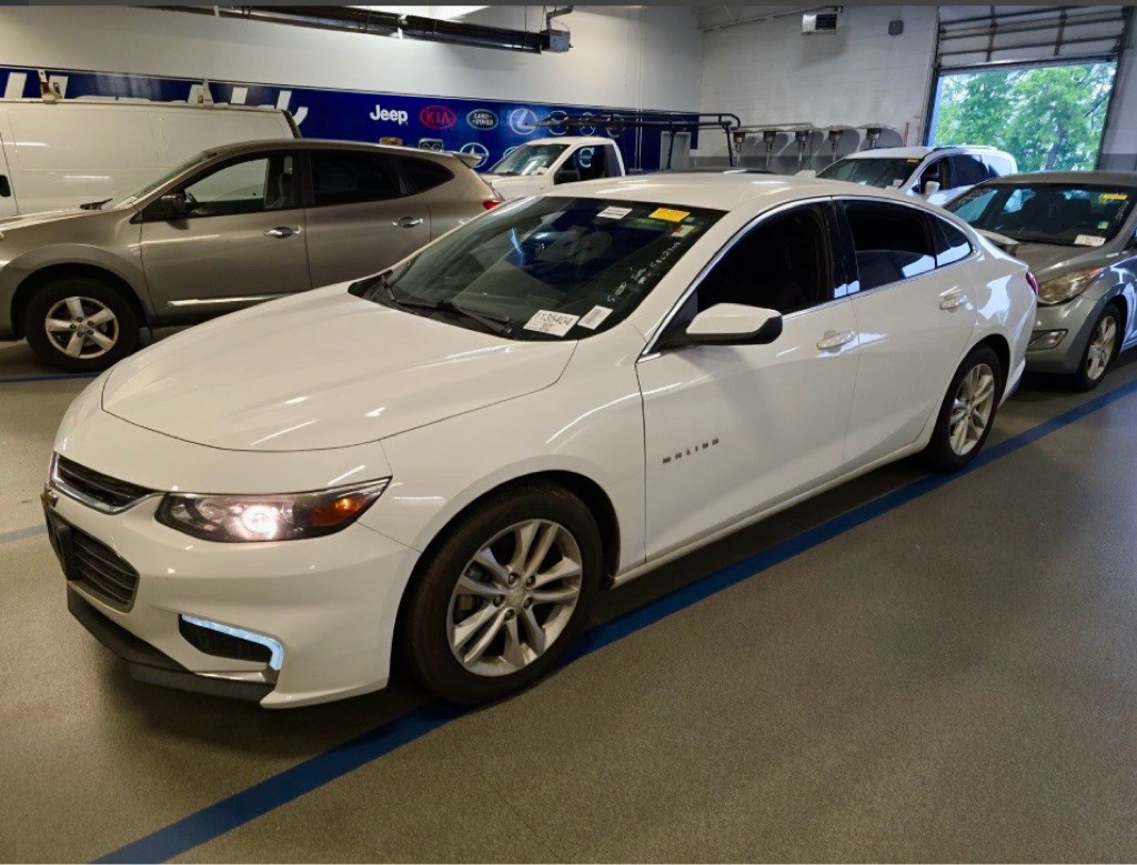 2017 Chevrolet Malibu Image 22