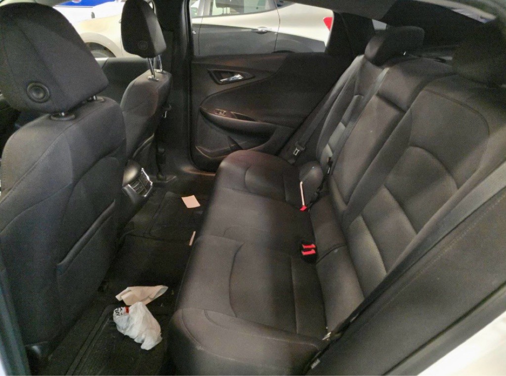2017 Chevrolet Malibu Image 32