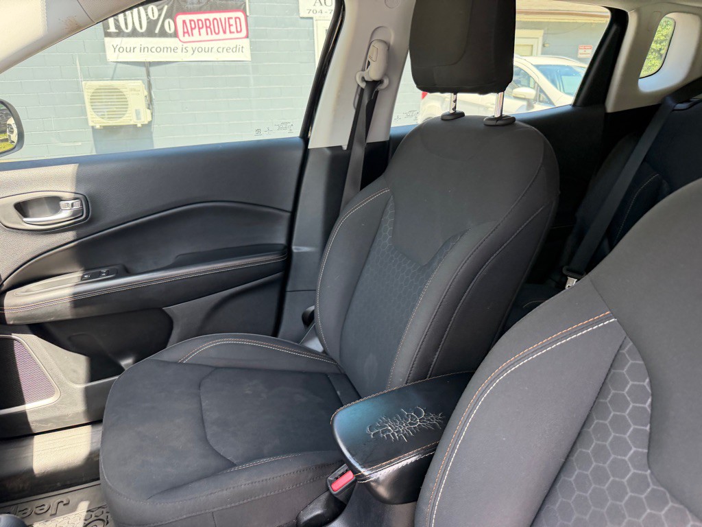2019 Jeep Compass Image 28
