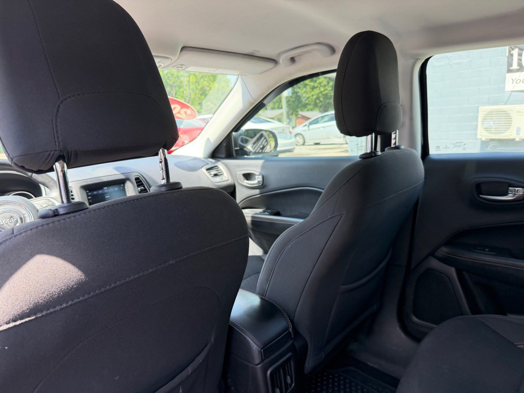 2019 Jeep Compass Image 34