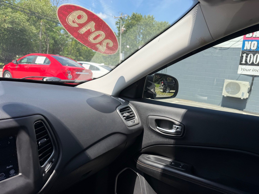 2019 Jeep Compass Image 40