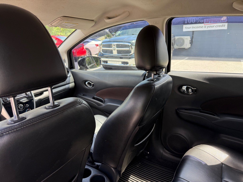 2016 Nissan Versa Image 33