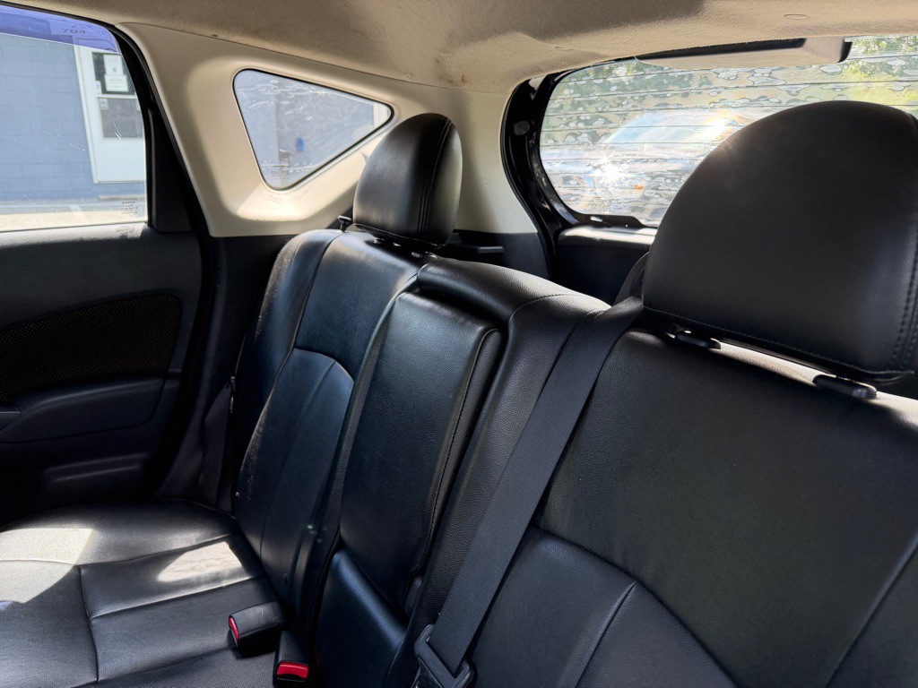 2016 Nissan Versa Image 37