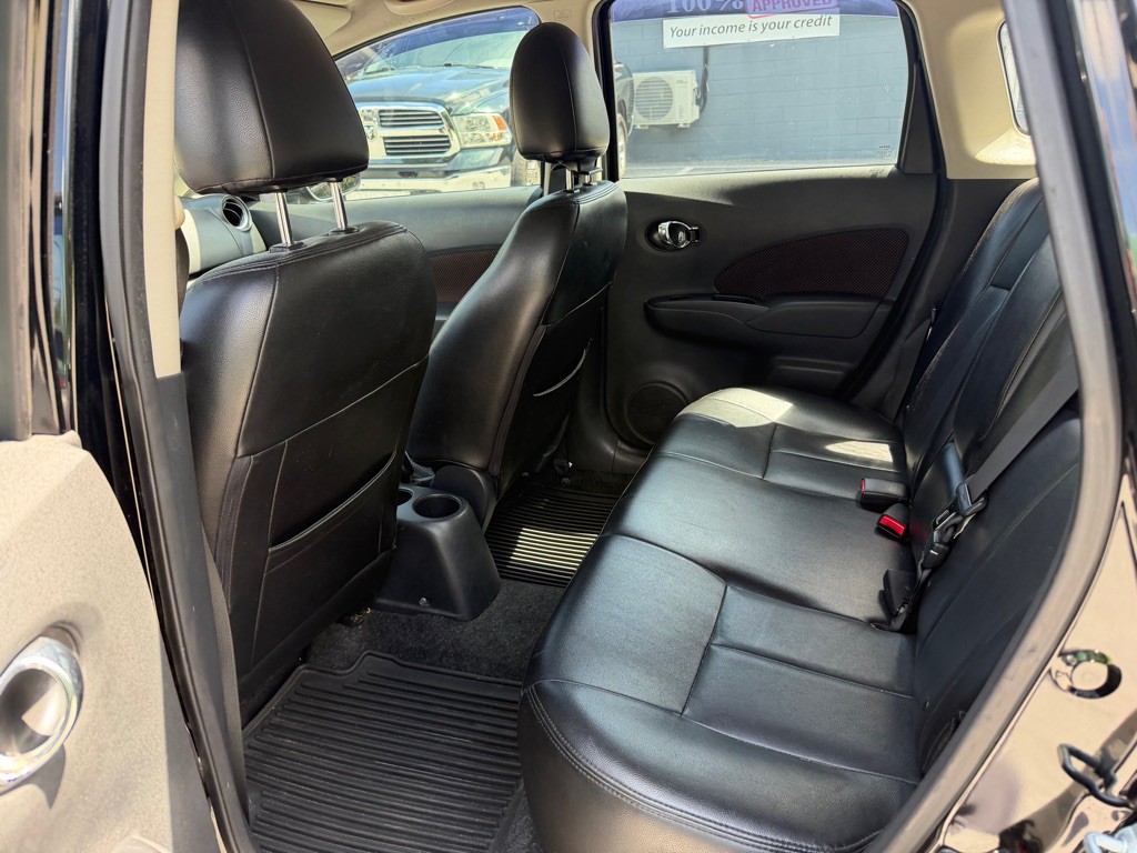 2016 Nissan Versa Image 38