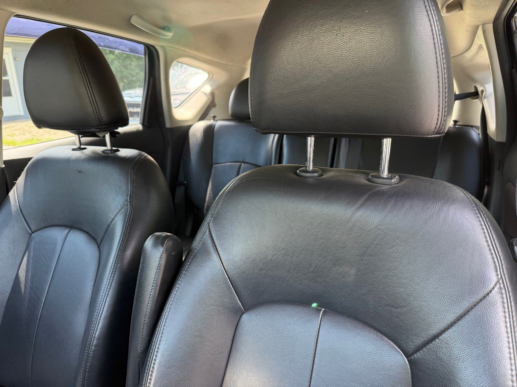 2016 Nissan Versa Image 40