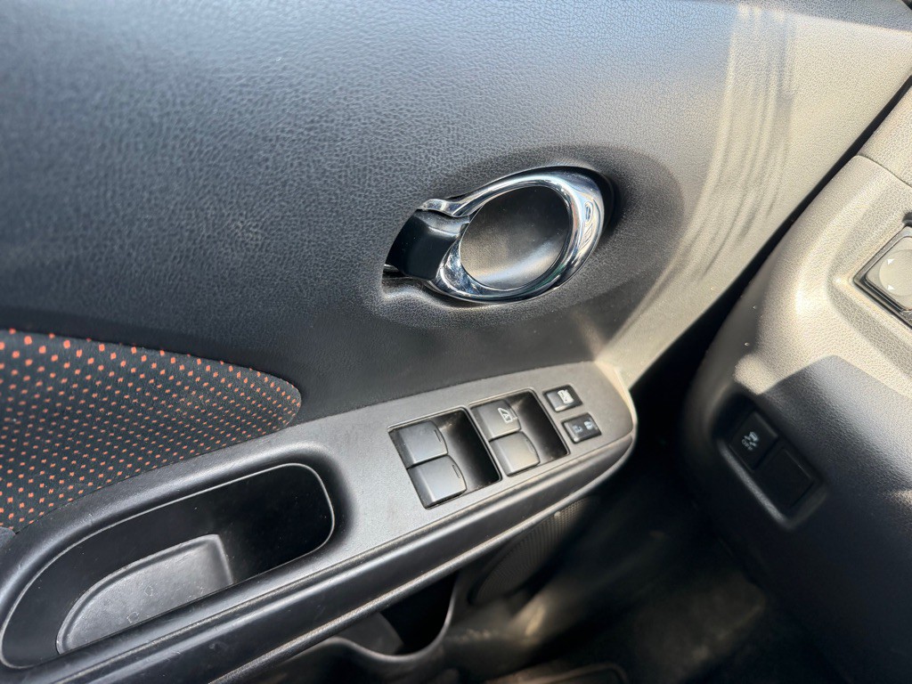 2016 Nissan Versa Image 50