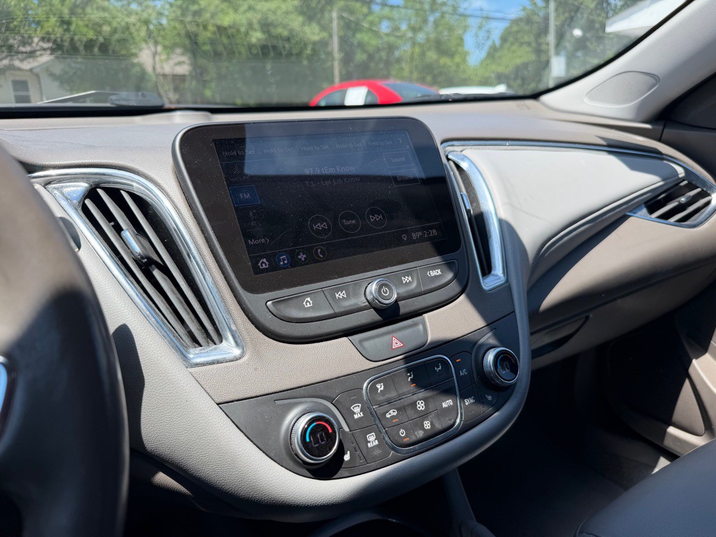 2019 Chevrolet Malibu Image 28