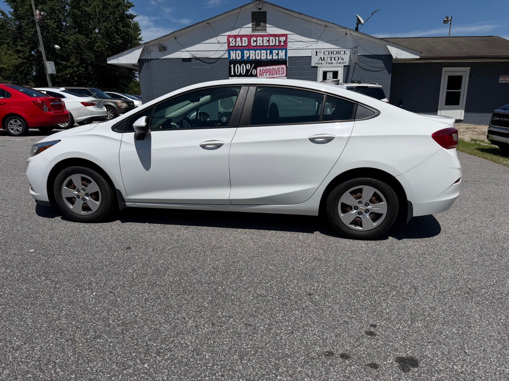 2017 Chevrolet Cruze Image 3