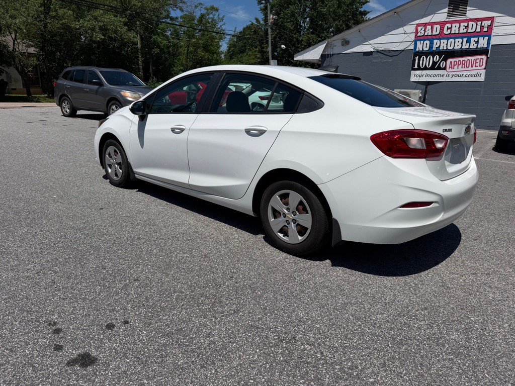 2017 Chevrolet Cruze Image 4
