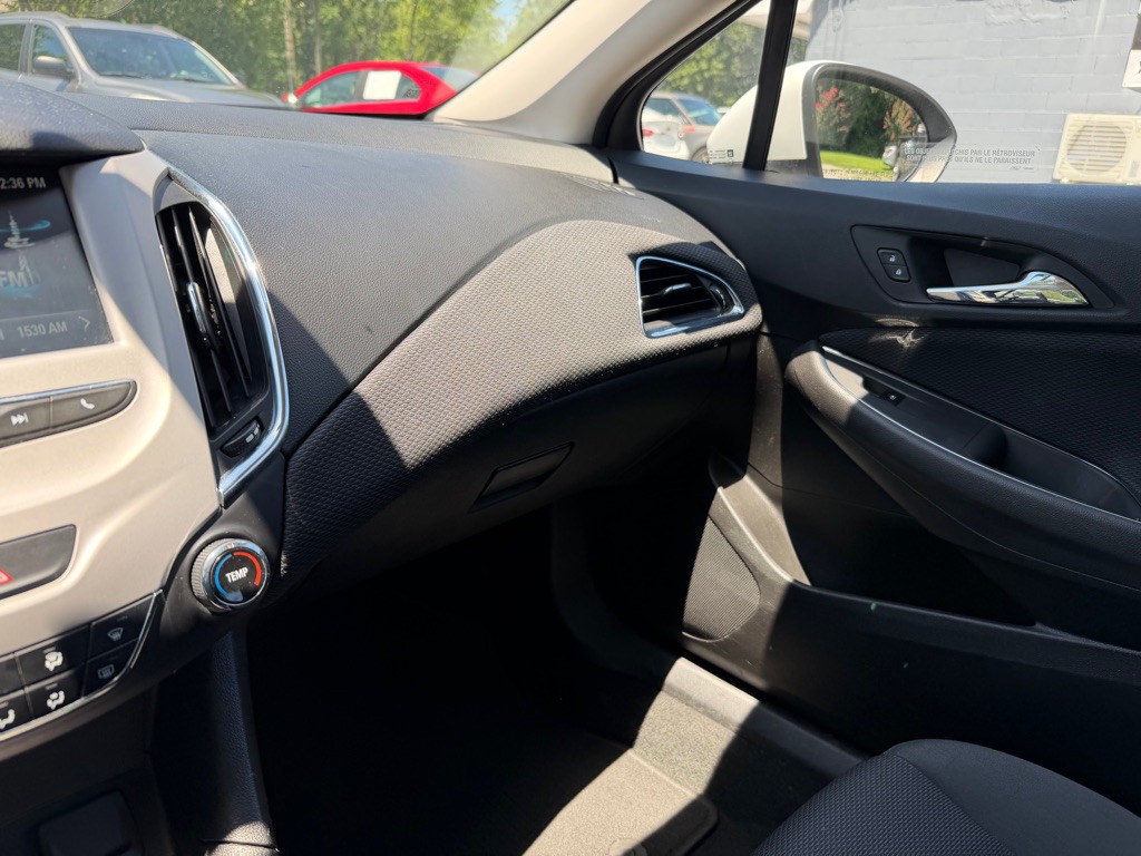 2017 Chevrolet Cruze Image 25