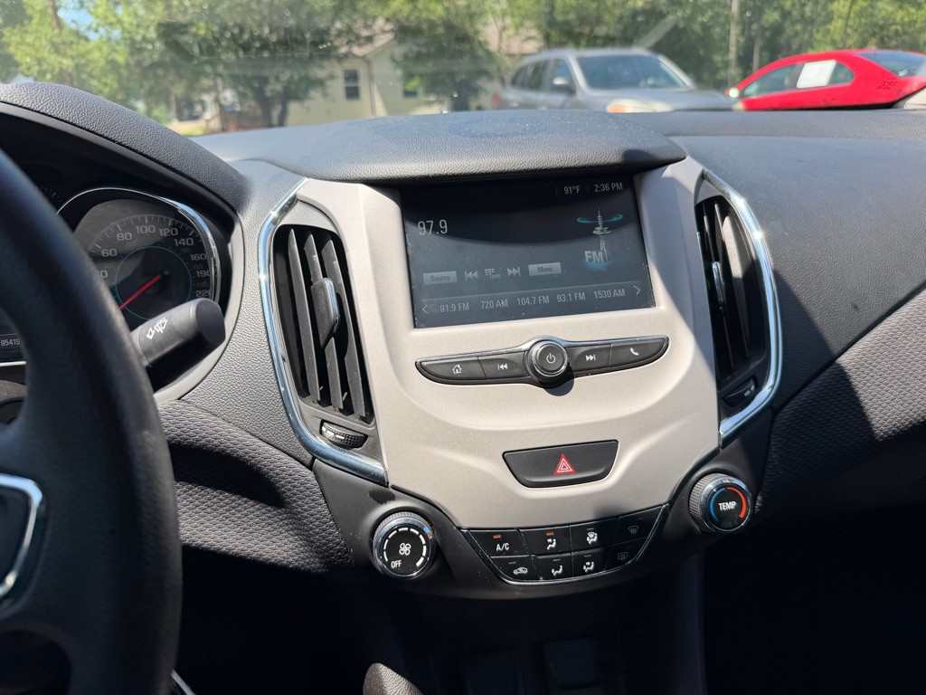 2017 Chevrolet Cruze Image 26