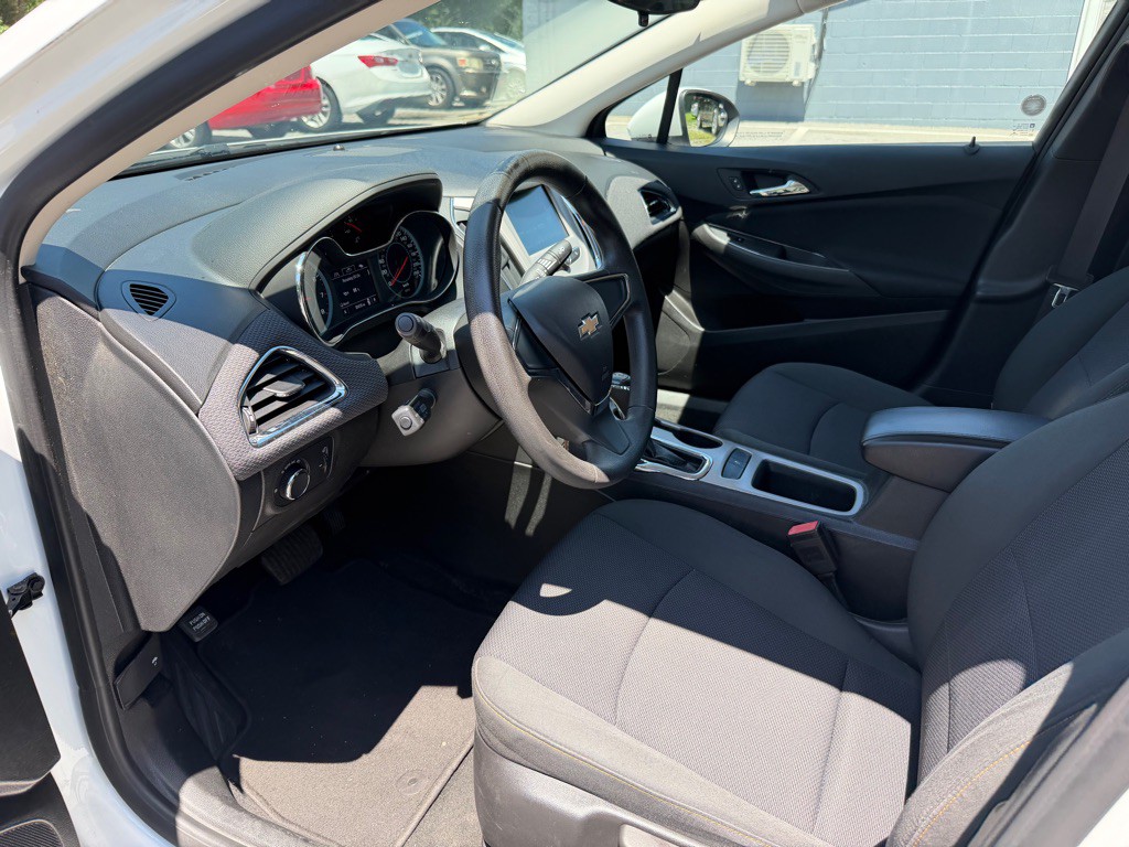 2017 Chevrolet Cruze Image 30