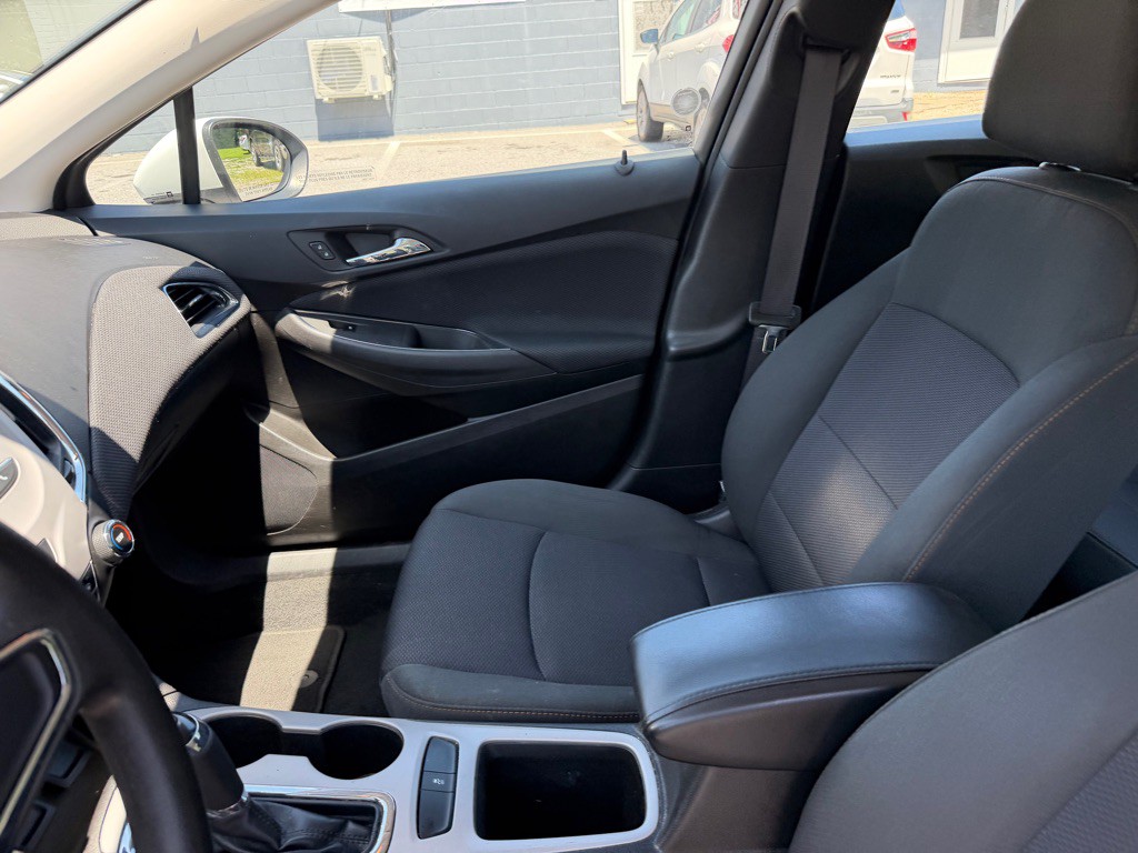2017 Chevrolet Cruze Image 34