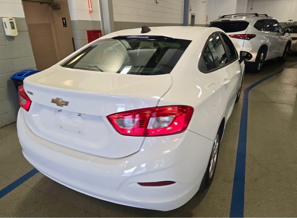 2017 Chevrolet Cruze Image 52