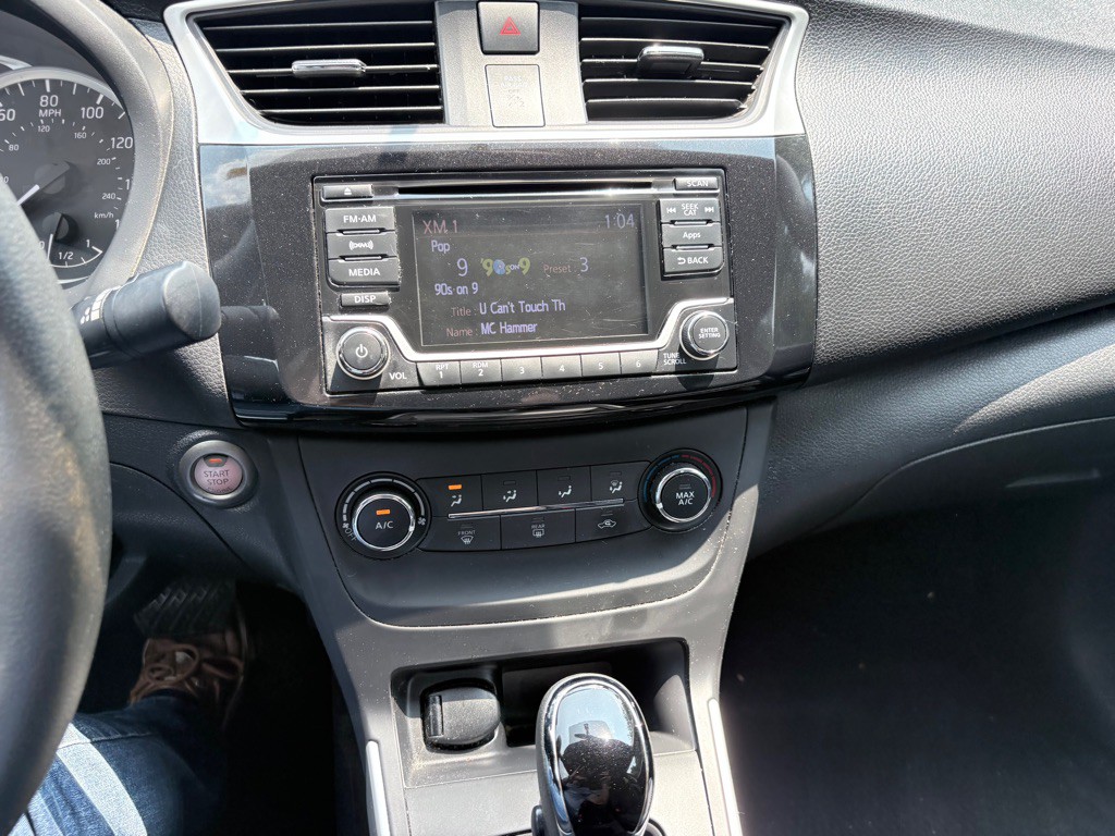 2016 Nissan Sentra Image 17