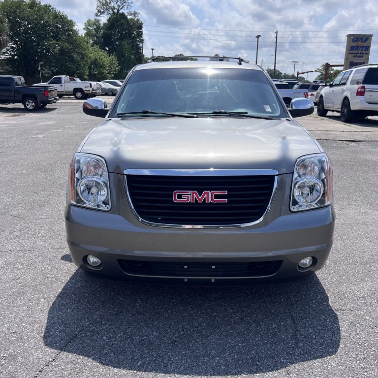 2012 GMC Yukon Image 2