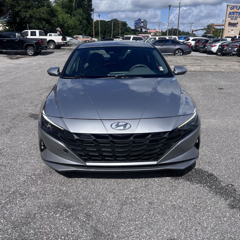 2022 Hyundai Elantra Image 2