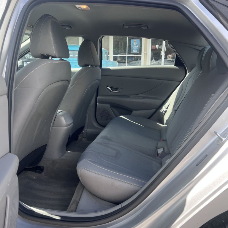 2022 Hyundai Elantra Image 6