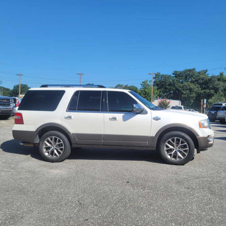 2017 Ford Expedition Image 2