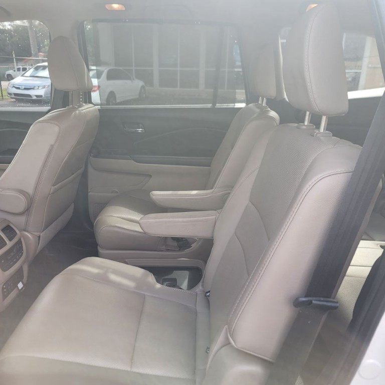 2017 Honda Pilot Image 11