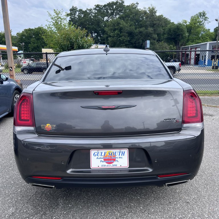 2021 Chrysler 300 Image 4