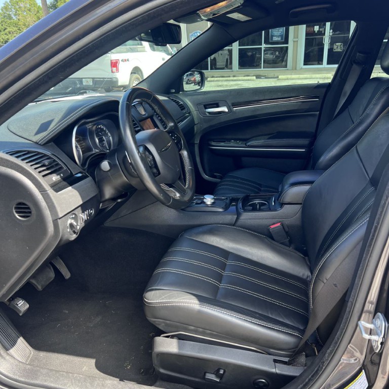 2021 Chrysler 300 Image 5