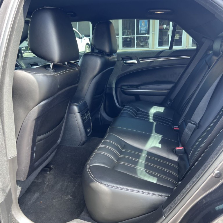 2021 Chrysler 300 Image 6