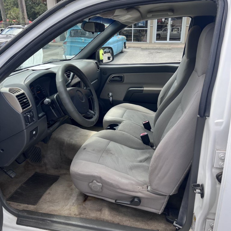 2004 Chevrolet Colorado Image 5